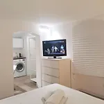 Kalefatis Апартаменты Бари