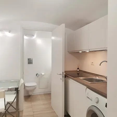 Kalefatis Apartman *